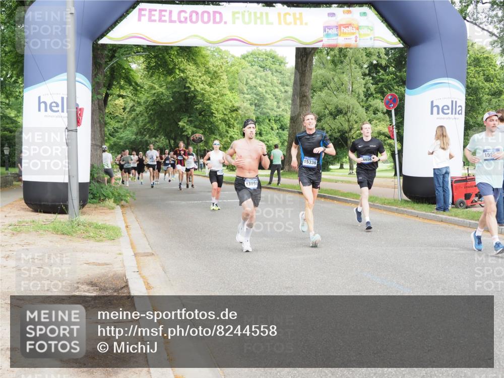 29.06.2025 - hella hamburg halbmarathon MichiJ http://msf.ph/oto/8244558 29.06.2025 10:28:08 Zwischen KM18-KM19 11806, 13190, 14359, 14699, 15336, 15556, 16656, 17916, 18149 meine-sportfotos.de