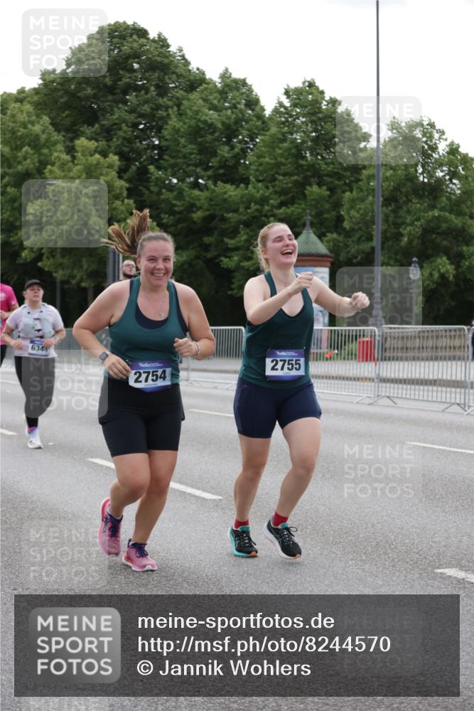 29.06.2025 - hella hamburg halbmarathon Jannik Wohlers http://msf.ph/oto/8244570 29.06.2025 10:30:12 Lombardsbrücke 1059, 1647, 2569, 2754, 2755, 3281, 4198, 4575, 4819, 6344, 7071, 7120, 9830, 11984, 12460, 12461, 12687, 12688, 14216, 14421, 15299, 15757, 15789, 15938, 16504, 16791, 16864, 18362, 18795, 18860 meine-sportfotos.de