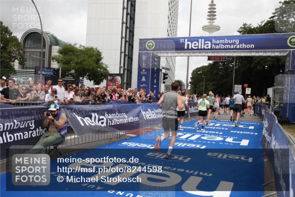 29.06.2025 - hella hamburg halbmarathon Michael Strokosch http://msf.ph/oto/8244598 29.06.2025 10:56:32 Ziel 1583, 3048, 5744, 6399, 7742, 8863, 9622, 10093, 10665, 15407, 15818, 16257, 16261, 17268, 17734, 18746, 18835 meine-sportfotos.de