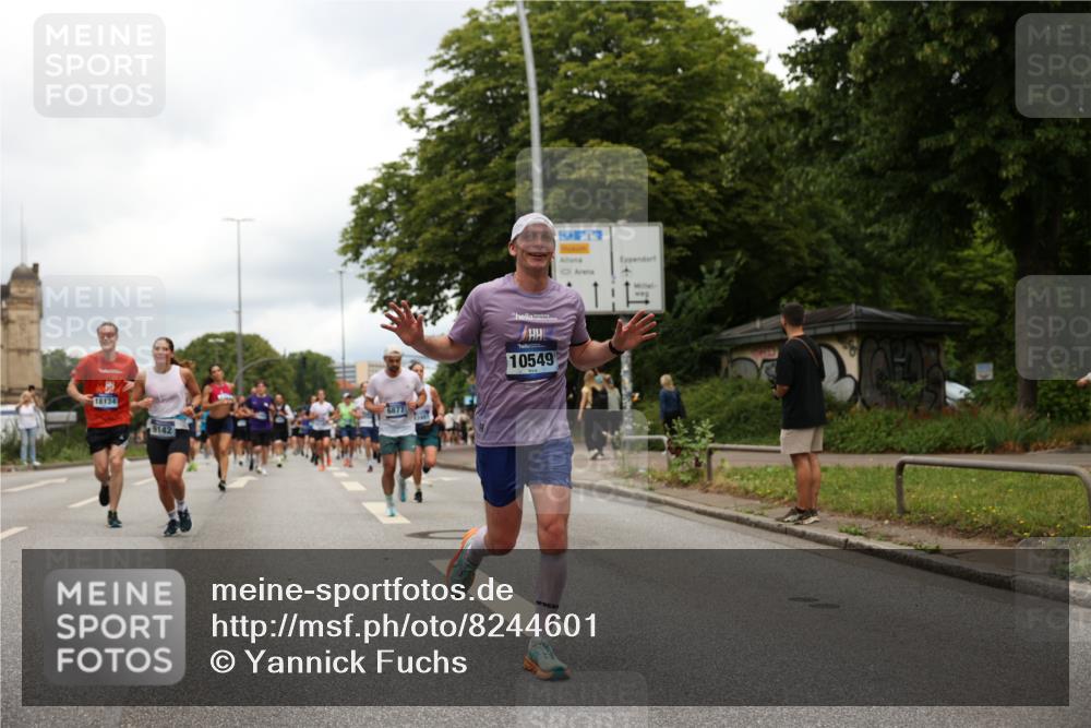 29.06.2025 - hella hamburg halbmarathon Yannick Fuchs http://msf.ph/oto/8244601 29.06.2025 10:47:36 20KM 1030, 1061, 1151, 1502, 1706, 1727, 2058, 2070, 2082, 2354, 2518, 2630, 3096, 3208, 3209, 3819, 4770, 5020, 5638, 5866, 6481, 6511, 6512, 6629, 6762, 6877, 6942, 7177, 7274, 7864, 7918, 8335, 8390, 8447, 9142, 10549, 10891, 10895, 11068, 11844, 12379, 12413, 12490, 12632, 12909, 13032, 13033, 13289, 13397, 13865, 13912, 13997, 15061, 15126, 15441, 15497, 15502, 15838, 15856, 15946, 16477, 16538, 17348, 18134, 18143, 18418, 18487, 18590 meine-sportfotos.de