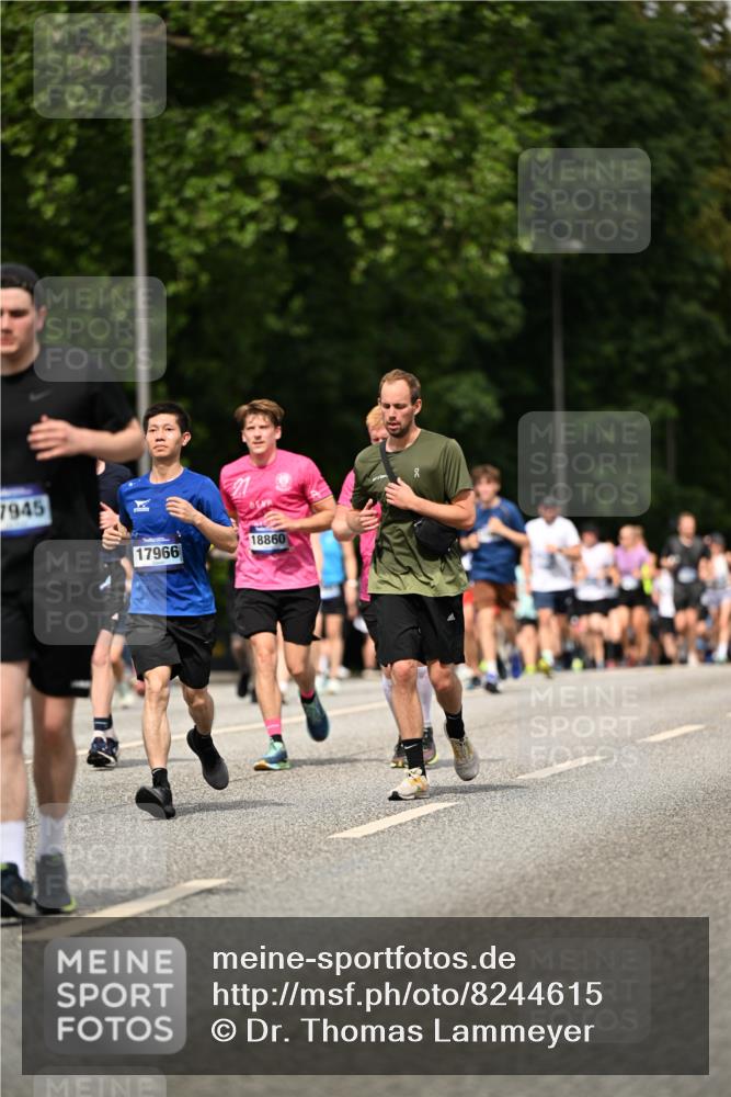 29.06.2025 - hella hamburg halbmarathon Dr. Thomas Lammeyer http://msf.ph/oto/8244615 29.06.2025 10:34:38 Kennedybrücke 2097, 2302, 3524, 4198, 4819, 6556, 6620, 6626, 7071, 7517, 8792, 9095, 9576, 9830, 10322, 10996 meine-sportfotos.de