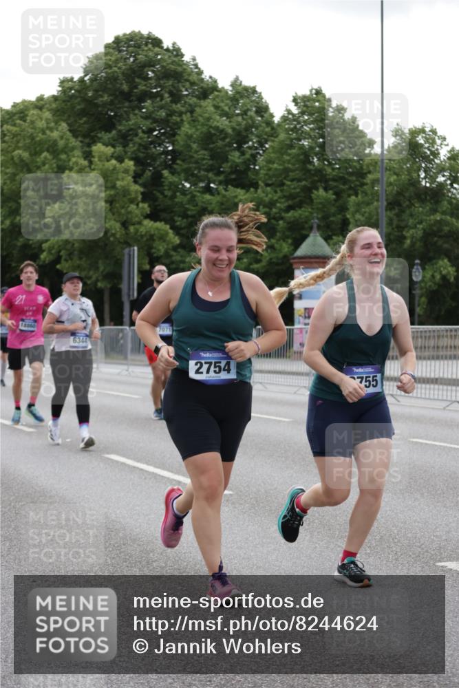 29.06.2025 - hella hamburg halbmarathon Jannik Wohlers http://msf.ph/oto/8244624 29.06.2025 10:30:13 Lombardsbrücke 1059, 1647, 2569, 2754, 2755, 3281, 4198, 4575, 4819, 6344, 7071, 7120, 9830, 11984, 12460, 12461, 12687, 12688, 14216, 14421, 15299, 15757, 15789, 16504, 16791, 16864, 18362, 18795, 18860 meine-sportfotos.de