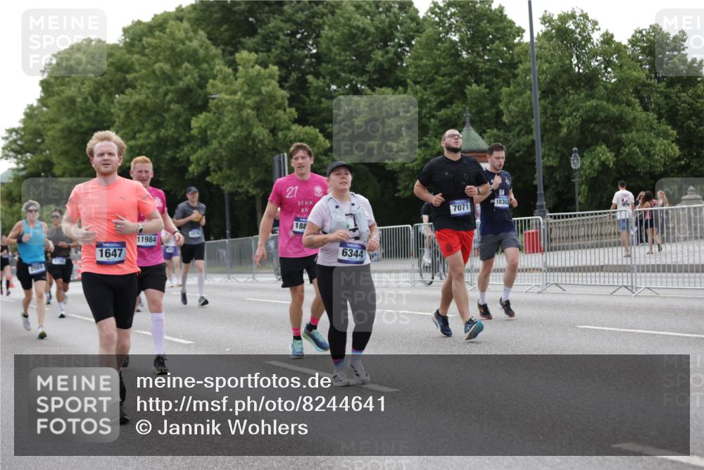 29.06.2025 - hella hamburg halbmarathon Jannik Wohlers http://msf.ph/oto/8244641 29.06.2025 10:30:14 Lombardsbrücke 1059, 1647, 2569, 2754, 2755, 3281, 4198, 4575, 4819, 6344, 6556, 7071, 7120, 9830, 11984, 12460, 12461, 12687, 12688, 14216, 14421, 15299, 15757, 15789, 16504, 16791, 16864, 18362, 18795, 18860 meine-sportfotos.de