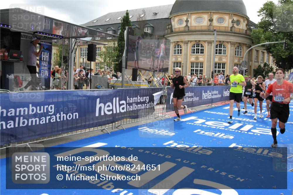 29.06.2025 - hella hamburg halbmarathon Michael Strokosch http://msf.ph/oto/8244651 29.06.2025 10:49:02 Ziel 1381, 1452, 2260, 3213, 3985, 7067, 7297, 8302, 8821, 8889, 9661, 9695, 12534, 13183, 13688, 13976, 17632 meine-sportfotos.de