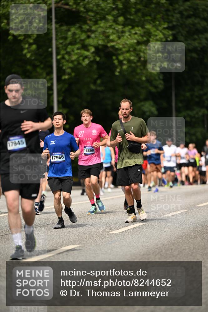 29.06.2025 - hella hamburg halbmarathon Dr. Thomas Lammeyer http://msf.ph/oto/8244652 29.06.2025 10:34:38 Kennedybrücke 2097, 2302, 3524, 4198, 4819, 6556, 6620, 6626, 7071, 7517, 8792, 9095, 9576, 9830, 10322, 10996 meine-sportfotos.de