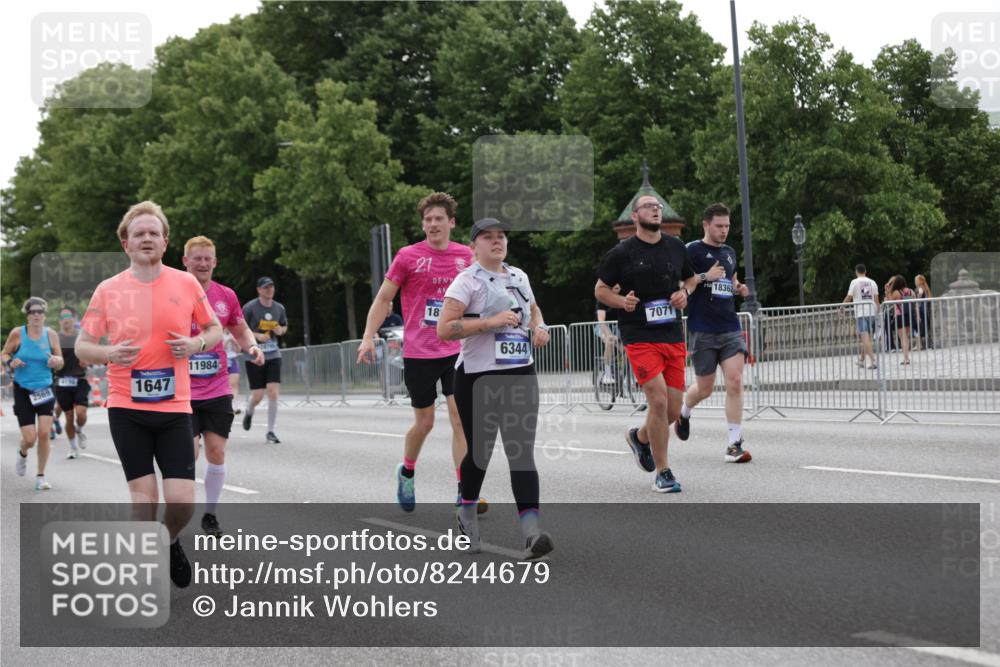 29.06.2025 - hella hamburg halbmarathon Jannik Wohlers http://msf.ph/oto/8244679 29.06.2025 10:30:14 Lombardsbrücke 1059, 1647, 2569, 2754, 2755, 3281, 4198, 4575, 4819, 6344, 6556, 7071, 7120, 9830, 11984, 12460, 12461, 12687, 12688, 14216, 14421, 15299, 15757, 15789, 16504, 16791, 16864, 18362, 18795, 18860 meine-sportfotos.de