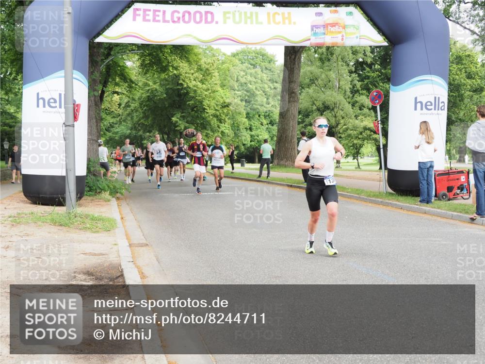 29.06.2025 - hella hamburg halbmarathon MichiJ http://msf.ph/oto/8244711 29.06.2025 10:28:10 Zwischen KM18-KM19 10900, 11305, 13190, 14359, 14699, 15336, 15556, 16656 meine-sportfotos.de