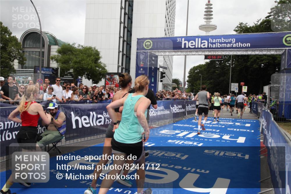 29.06.2025 - hella hamburg halbmarathon Michael Strokosch http://msf.ph/oto/8244712 29.06.2025 10:56:33 Ziel 1583, 3048, 3413, 5744, 6399, 7742, 8542, 8652, 8863, 9622, 10093, 10665, 15407, 15818, 16257, 16261, 17268, 17734, 18746, 18835 meine-sportfotos.de