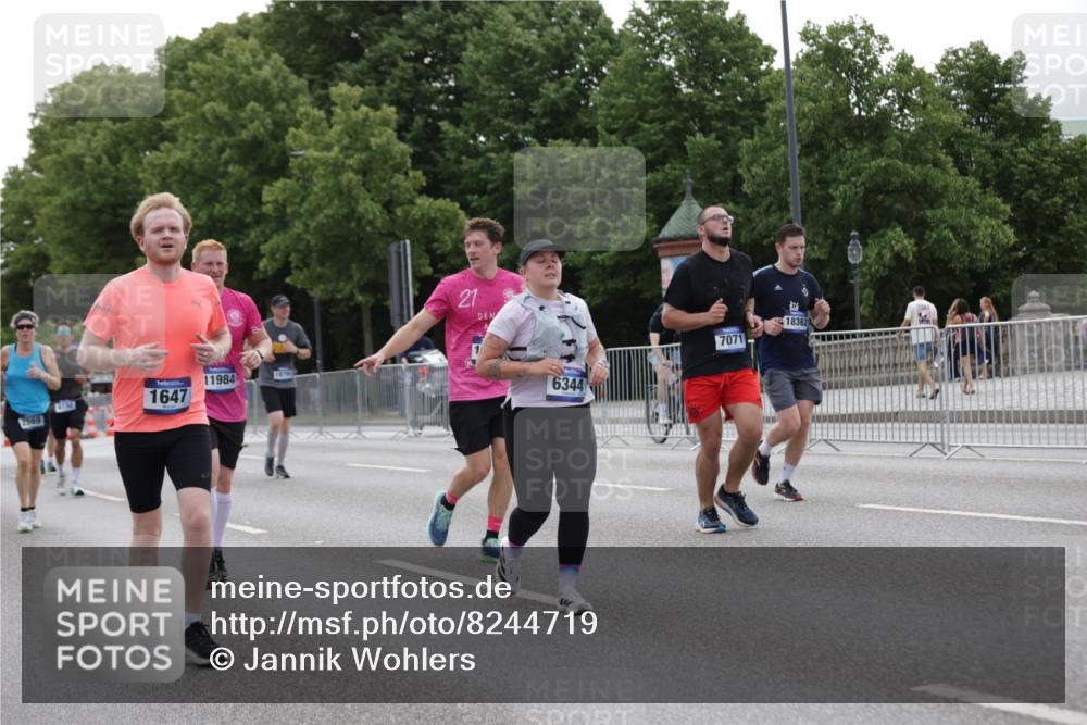 29.06.2025 - hella hamburg halbmarathon Jannik Wohlers http://msf.ph/oto/8244719 29.06.2025 10:30:14 Lombardsbrücke 1059, 1647, 2569, 2754, 2755, 3281, 4198, 4575, 4819, 6344, 6556, 7071, 7120, 9830, 11984, 12460, 12461, 12687, 12688, 14216, 14421, 15299, 15757, 15789, 16504, 16791, 16864, 18362, 18795, 18860 meine-sportfotos.de