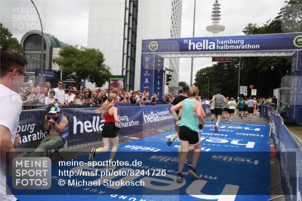 29.06.2025 - hella hamburg halbmarathon Michael Strokosch http://msf.ph/oto/8244726 29.06.2025 10:56:34 Ziel 1583, 3413, 5744, 6399, 7742, 8542, 8652, 8863, 9562, 10093, 10665, 15407, 15818, 16257, 16261, 17268, 17734, 18746, 18835 meine-sportfotos.de