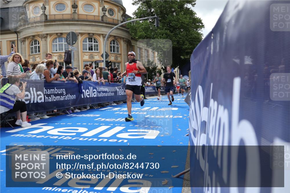 29.06.2025 - hella hamburg halbmarathon Strokosch-Dieckow http://msf.ph/oto/8244730 29.06.2025 10:38:14 Ziel 1042, 1688, 2849, 3431, 5091, 6095, 7110, 7743, 8002, 14688, 17623, 18584, 18986 meine-sportfotos.de
