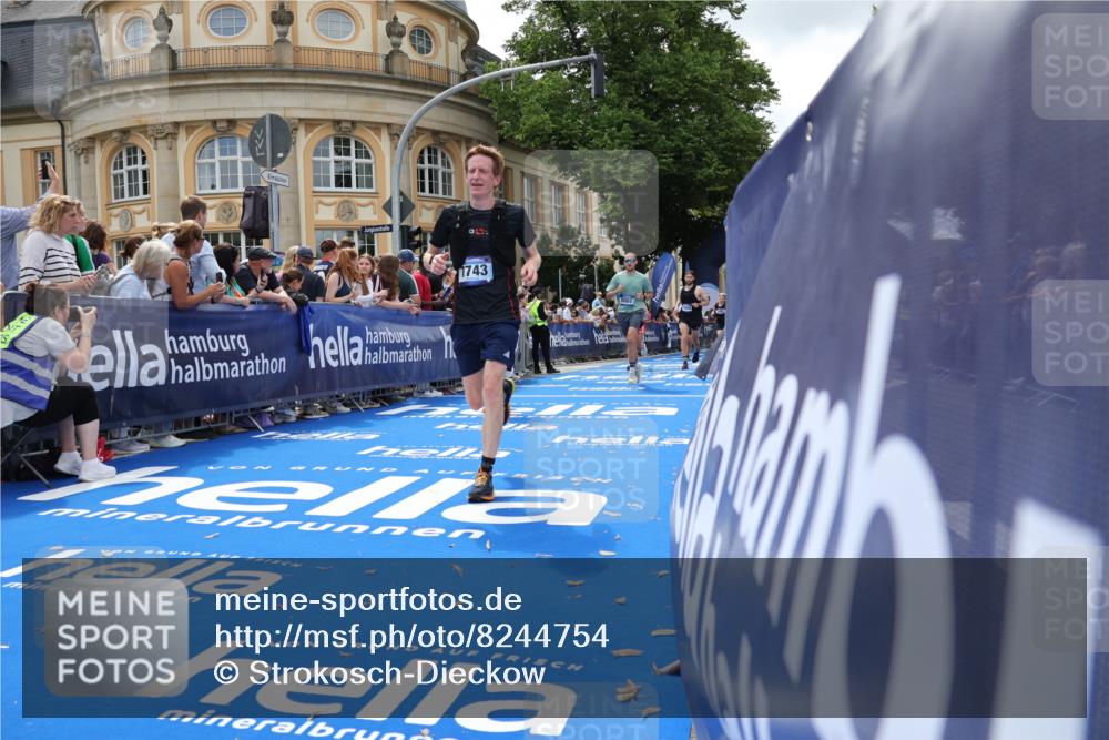 29.06.2025 - hella hamburg halbmarathon Strokosch-Dieckow http://msf.ph/oto/8244754 29.06.2025 10:38:15 Ziel 1042, 1688, 2849, 3431, 5091, 6095, 7110, 7743, 8002, 14688, 18584, 18986 meine-sportfotos.de