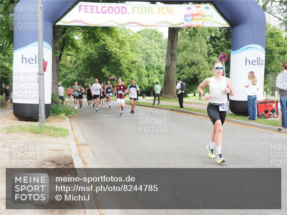 29.06.2025 - hella hamburg halbmarathon MichiJ http://msf.ph/oto/8244785 29.06.2025 10:28:10 Zwischen KM18-KM19 10900, 11305, 13190, 14359, 14699, 15336, 15556, 16656 meine-sportfotos.de