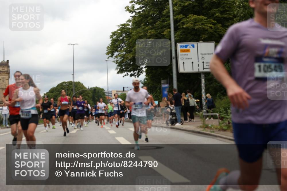 29.06.2025 - hella hamburg halbmarathon Yannick Fuchs http://msf.ph/oto/8244790 29.06.2025 10:47:36 20KM 1030, 1061, 1151, 1502, 1706, 1727, 2058, 2070, 2082, 2354, 2518, 2630, 3096, 3208, 3209, 3819, 4770, 5020, 5638, 5866, 6481, 6511, 6512, 6629, 6762, 6877, 6942, 7177, 7274, 7864, 7918, 8335, 8390, 8447, 9142, 10549, 10891, 10895, 11068, 11844, 12379, 12413, 12490, 12632, 12909, 13032, 13033, 13289, 13397, 13865, 13912, 13997, 15061, 15126, 15441, 15497, 15502, 15838, 15856, 15946, 16477, 16538, 17348, 18134, 18143, 18418, 18487, 18590 meine-sportfotos.de