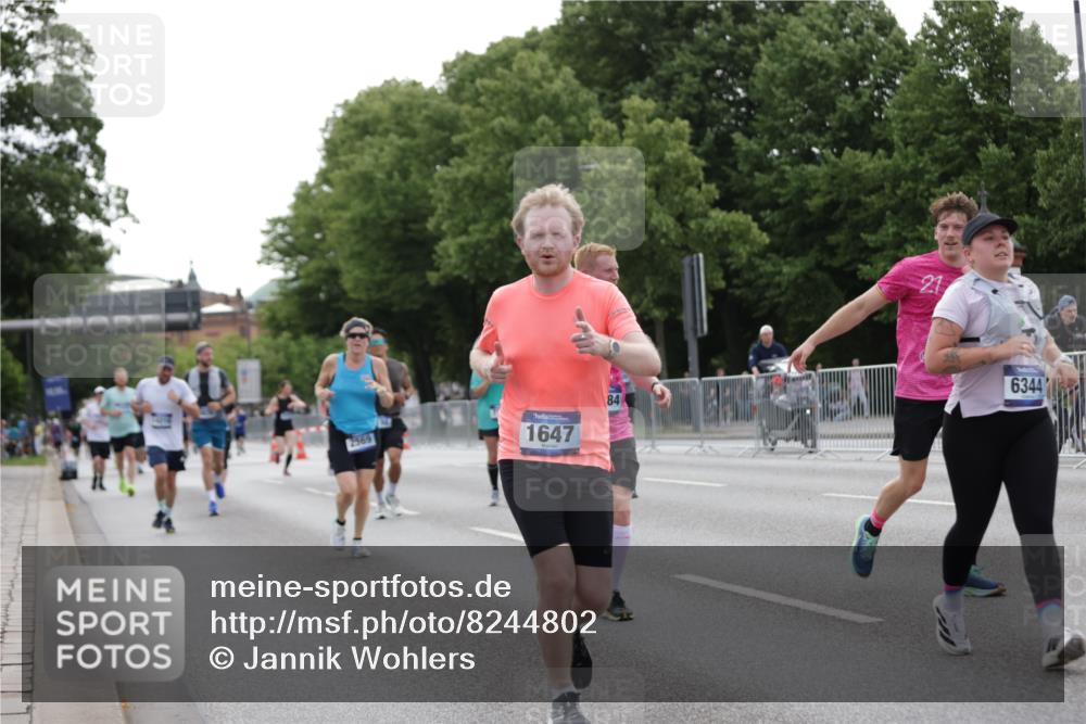 29.06.2025 - hella hamburg halbmarathon Jannik Wohlers http://msf.ph/oto/8244802 29.06.2025 10:30:15 Lombardsbrücke 1059, 1647, 2569, 2754, 2755, 3281, 4198, 4575, 4819, 6344, 6556, 7071, 7120, 9830, 11984, 12460, 12461, 12687, 12688, 14216, 14421, 15299, 15757, 15789, 16504, 16791, 18362, 18795, 18860 meine-sportfotos.de