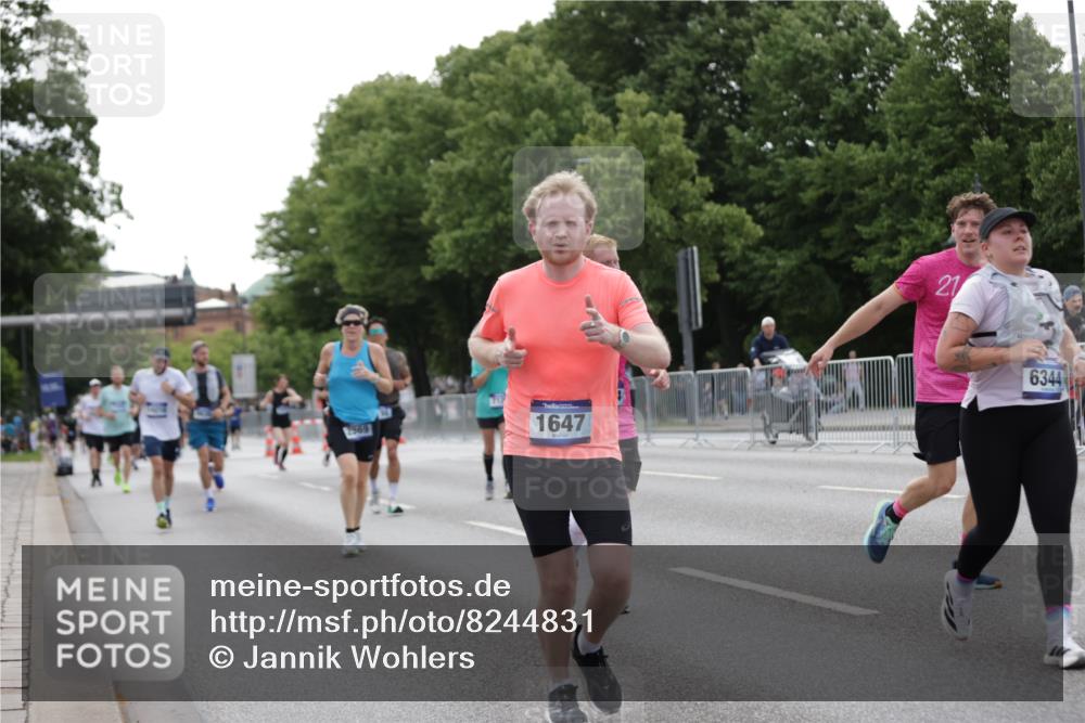 29.06.2025 - hella hamburg halbmarathon Jannik Wohlers http://msf.ph/oto/8244831 29.06.2025 10:30:15 Lombardsbrücke 1059, 1647, 2569, 2754, 2755, 3281, 4198, 4575, 4819, 6344, 6556, 7071, 7120, 9830, 11984, 12460, 12461, 12687, 12688, 14216, 14421, 15299, 15757, 15789, 16504, 16791, 18362, 18795, 18860 meine-sportfotos.de