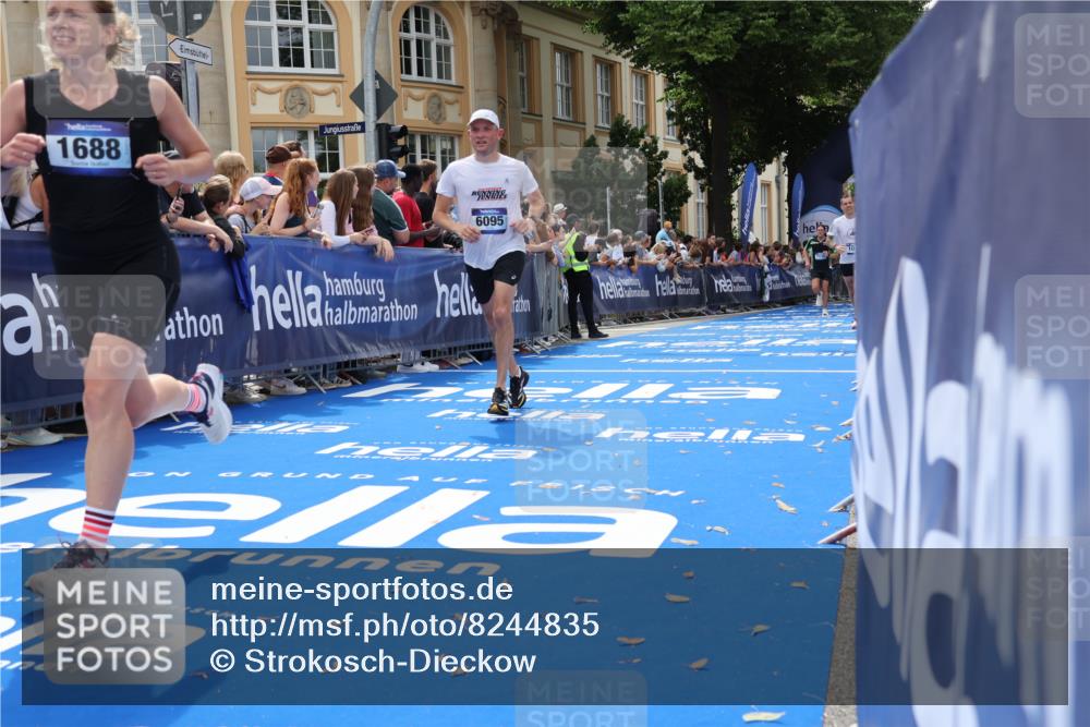 29.06.2025 - hella hamburg halbmarathon Strokosch-Dieckow http://msf.ph/oto/8244835 29.06.2025 10:38:20 Ziel 1042, 1688, 1710, 2745, 2849, 3014, 3431, 3790, 6095, 7110, 8002, 14688, 14992, 16075, 16280, 18584, 18761 meine-sportfotos.de