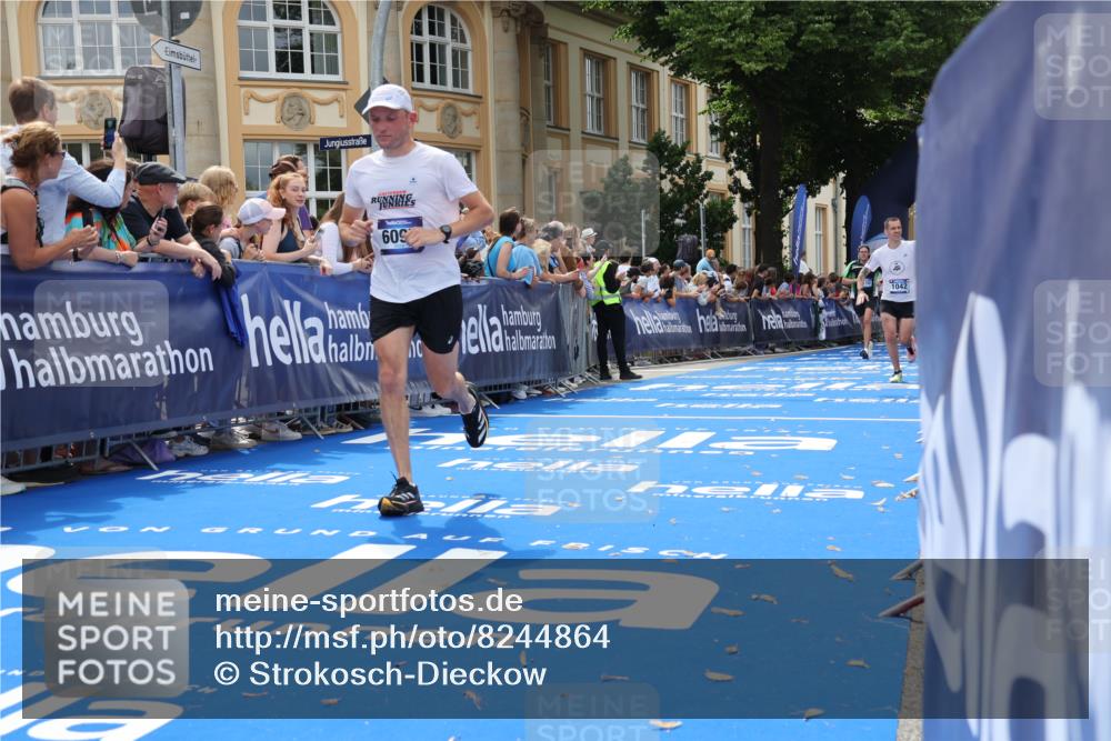 29.06.2025 - hella hamburg halbmarathon Strokosch-Dieckow http://msf.ph/oto/8244864 29.06.2025 10:38:20 Ziel 1042, 1688, 1710, 2745, 2849, 3014, 3431, 3790, 6095, 7110, 8002, 14688, 14992, 16075, 16280, 18584, 18761 meine-sportfotos.de