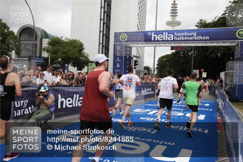 29.06.2025 - hella hamburg halbmarathon Michael Strokosch http://msf.ph/oto/8244865 29.06.2025 10:56:35 Ziel 1583, 2083, 3413, 5721, 5744, 6399, 8542, 8652, 8863, 9562, 10093, 10665, 13863, 15407, 16257, 16261, 17268, 17734, 18746, 18835, 19120 meine-sportfotos.de