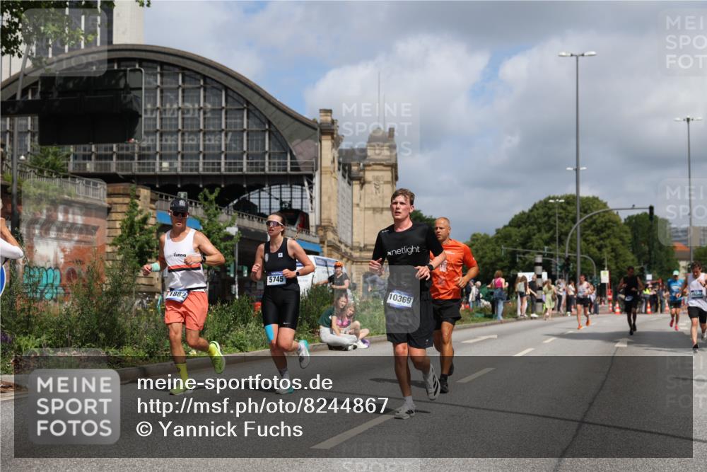 29.06.2025 - hella hamburg halbmarathon Yannick Fuchs http://msf.ph/oto/8244867 29.06.2025 10:35:07 20KM 1882, 1912, 2324, 2714, 2750, 2949, 3332, 4843, 4889, 5050, 5745, 5803, 5916, 6080, 7080, 7284, 8370, 8465, 8629, 9979, 10369, 10900, 10934, 10968, 11731, 11767, 11959, 12088, 12365, 12540, 12704, 12865, 13029, 13158, 13667, 14092, 14820, 14924, 15015, 15424, 15493, 15542, 15689, 17214, 17620, 17724, 18173, 18192, 18614 meine-sportfotos.de
