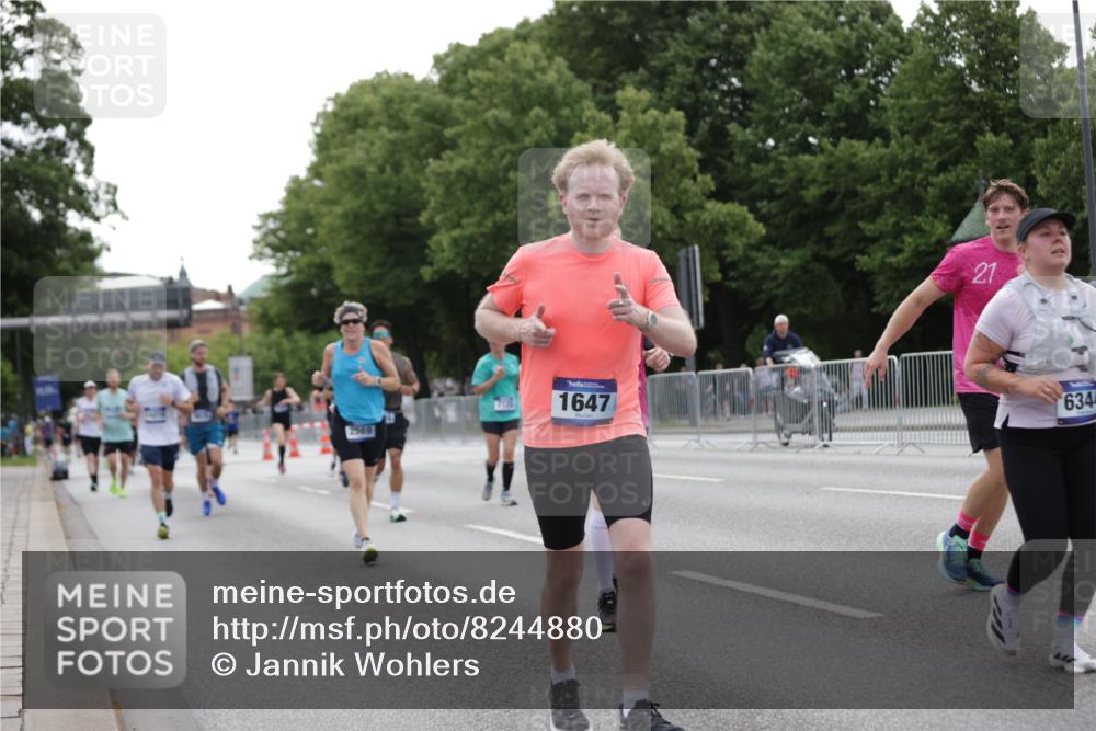 29.06.2025 - hella hamburg halbmarathon Jannik Wohlers http://msf.ph/oto/8244880 29.06.2025 10:30:15 Lombardsbrücke 1059, 1647, 2569, 2754, 2755, 3281, 4198, 4575, 4819, 6344, 6556, 7071, 7120, 9830, 11984, 12460, 12461, 12687, 12688, 14216, 14421, 15299, 15757, 15789, 16504, 16791, 18362, 18795, 18860 meine-sportfotos.de