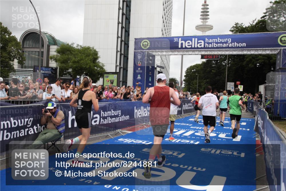 29.06.2025 - hella hamburg halbmarathon Michael Strokosch http://msf.ph/oto/8244881 29.06.2025 10:56:36 Ziel 1583, 2083, 3413, 5721, 5744, 6399, 8542, 8652, 9562, 10093, 12509, 13863, 15407, 16257, 16261, 17268, 17734, 18746, 18835, 19120 meine-sportfotos.de