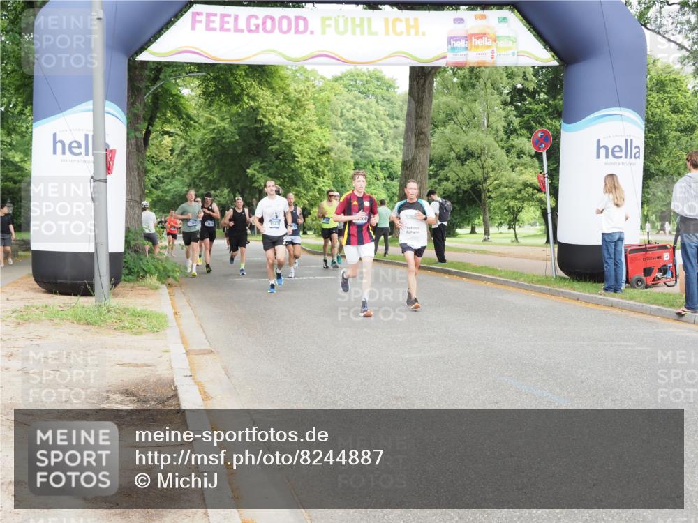 29.06.2025 - hella hamburg halbmarathon MichiJ http://msf.ph/oto/8244887 29.06.2025 10:28:12 Zwischen KM18-KM19 2546, 10900, 11305, 13190, 15336, 15556, 16656 meine-sportfotos.de
