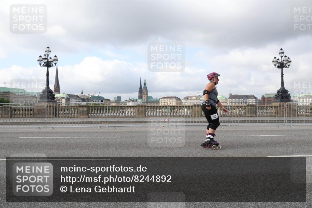 29.06.2025 - hella hamburg halbmarathon Lena Gebhardt http://msf.ph/oto/8244892 29.06.2025 09:02:29 Lombardsbrücke  meine-sportfotos.de