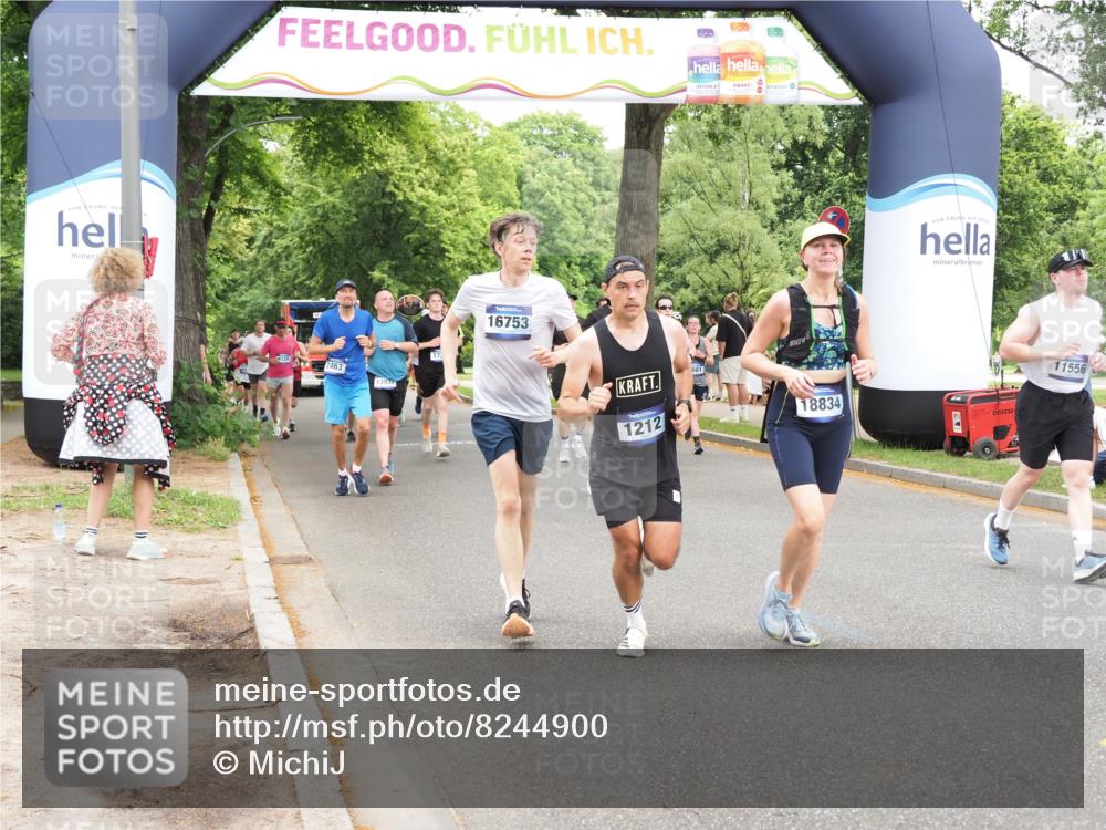 29.06.2025 - hella hamburg halbmarathon MichiJ http://msf.ph/oto/8244900 29.06.2025 10:50:55 Zwischen KM18-KM19 1212, 1531, 4945, 10742, 11556, 12836, 13932, 14225, 16753, 16770, 17321, 17818 meine-sportfotos.de