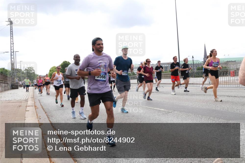 29.06.2025 - hella hamburg halbmarathon Lena Gebhardt http://msf.ph/oto/8244902 29.06.2025 10:33:57 Lombardsbrücke 1189, 1275, 1417, 1705, 1787, 1896, 2265, 2342, 2482, 2496, 2526, 2776, 2933, 3170, 3264, 3340, 3345, 3560, 3829, 3848, 4361, 4433, 4449, 4479, 4696, 4807, 4942, 5075, 5096, 5141, 5557, 5561, 5566, 5569, 5584, 5691, 5821, 5822, 5887, 6109, 6364, 6515, 6516, 6854, 6956, 6999, 7027, 7324, 7329, 7565, 7653, 8021, 8157, 8202, 8277, 8282, 8375, 8377, 8383, 8401, 8891, 9094, 9234, 9258, 9438, 9799, 9875, 9995, 10007, 10071, 10360, 10561, 11811 meine-sportfotos.de