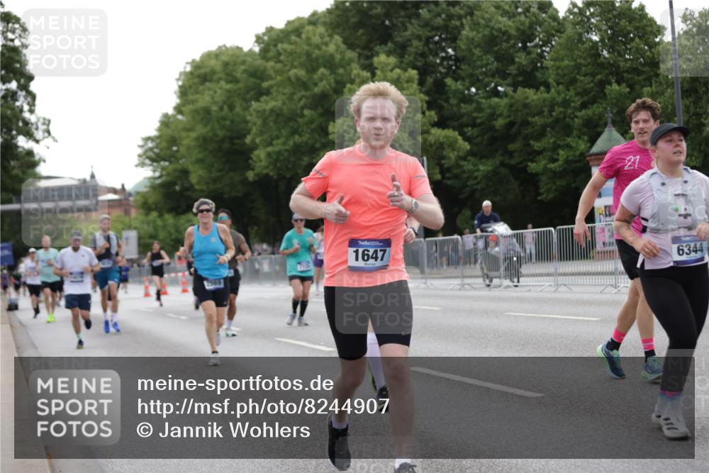 29.06.2025 - hella hamburg halbmarathon Jannik Wohlers http://msf.ph/oto/8244907 29.06.2025 10:30:15 Lombardsbrücke 1059, 1647, 2569, 2754, 2755, 3281, 4198, 4575, 4819, 6344, 6556, 7071, 7120, 9830, 11984, 12460, 12461, 12687, 12688, 14216, 14421, 15299, 15757, 15789, 16504, 16791, 18362, 18795, 18860 meine-sportfotos.de