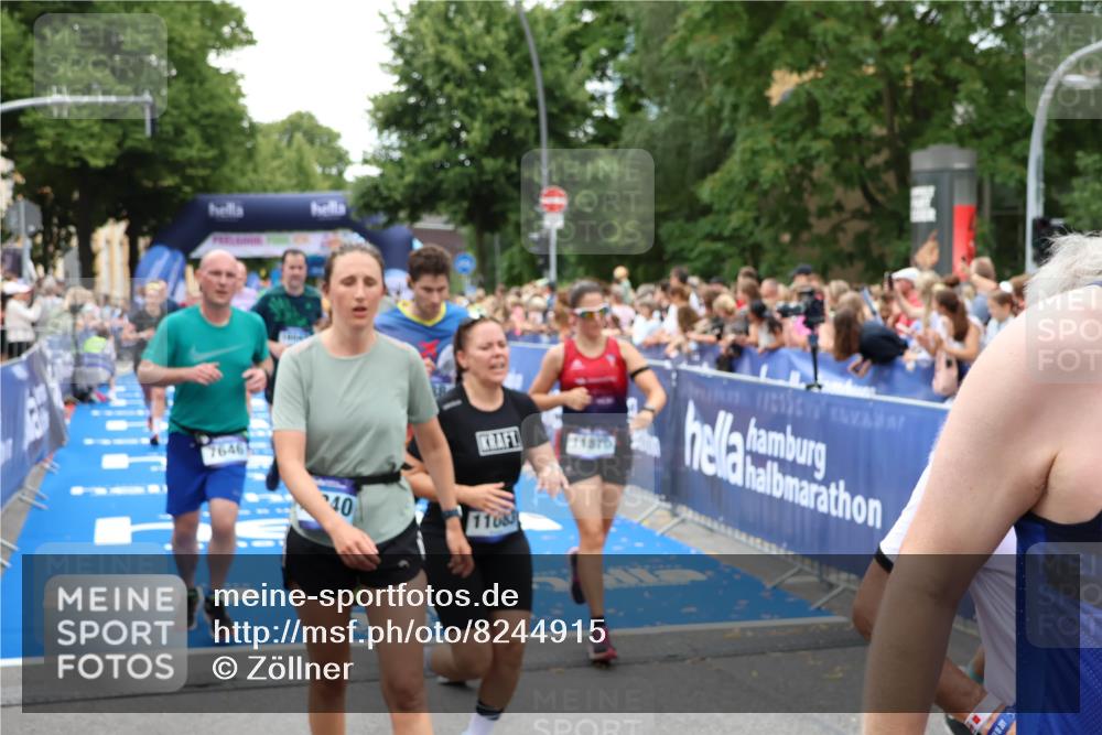 29.06.2025 - hella hamburg halbmarathon Zöllner http://msf.ph/oto/8244915 29.06.2025 10:56:48 Ziel 2378, 3836, 4152, 7646, 8825, 8996, 9488, 11083, 11870, 13816, 14369, 14461, 15134, 15431, 15712, 16008, 16009, 16043, 16121, 17133, 18634 meine-sportfotos.de