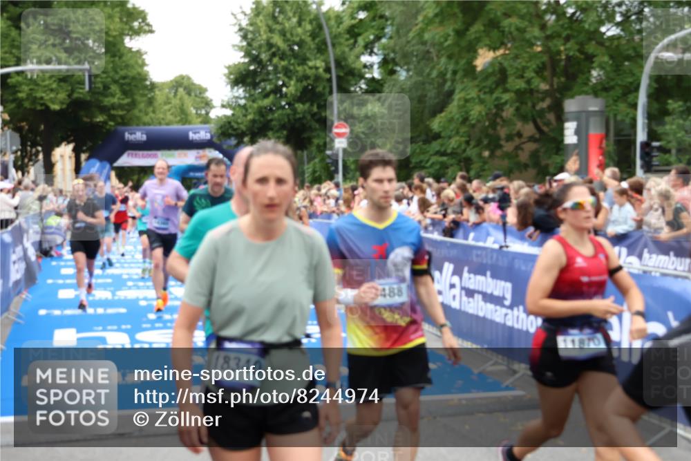 29.06.2025 - hella hamburg halbmarathon Zöllner http://msf.ph/oto/8244974 29.06.2025 10:56:49 Ziel 2378, 3836, 7646, 8825, 8996, 9488, 11870, 13816, 14369, 14461, 15134, 15431, 15712, 16008, 16009, 16043, 16121, 17133, 18634 meine-sportfotos.de
