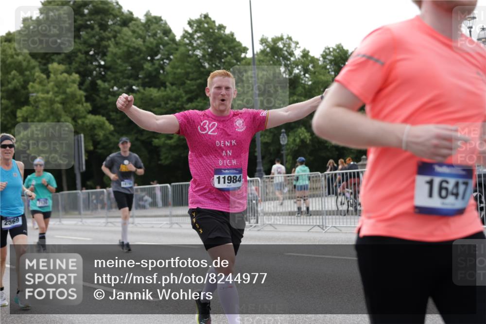 29.06.2025 - hella hamburg halbmarathon Jannik Wohlers http://msf.ph/oto/8244977 29.06.2025 10:30:17 Lombardsbrücke 1059, 1472, 1647, 2505, 2569, 2754, 2755, 3281, 4198, 4575, 4819, 6344, 6556, 7071, 7120, 9830, 11984, 12460, 12461, 14216, 14421, 15299, 15757, 15789, 16504, 16791, 18362, 18795, 18860 meine-sportfotos.de