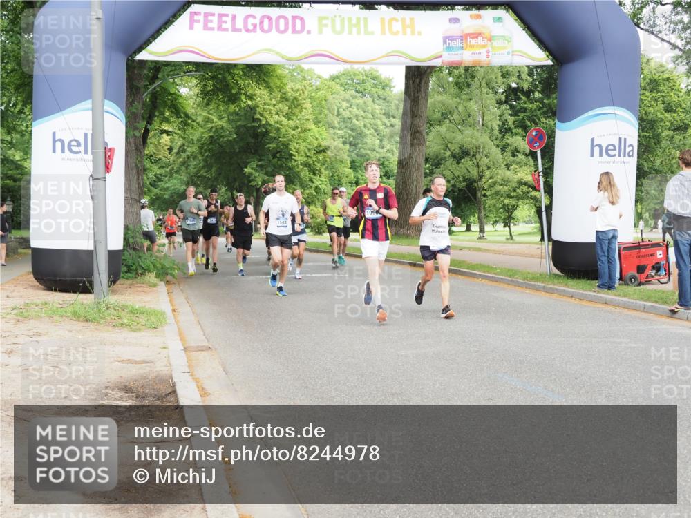 29.06.2025 - hella hamburg halbmarathon MichiJ http://msf.ph/oto/8244978 29.06.2025 10:28:13 Zwischen KM18-KM19 2546, 10900, 11305, 12865, 13190, 15336, 15435, 15556, 16656 meine-sportfotos.de
