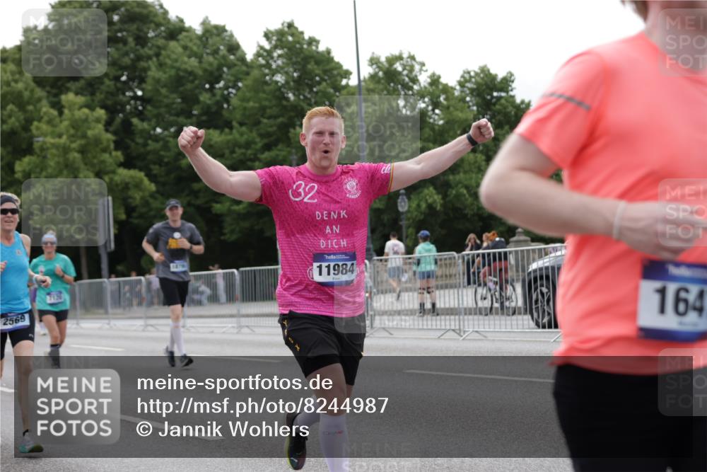 29.06.2025 - hella hamburg halbmarathon Jannik Wohlers http://msf.ph/oto/8244987 29.06.2025 10:30:17 Lombardsbrücke 1059, 1472, 1647, 2505, 2569, 2754, 2755, 3281, 4198, 4575, 4819, 6344, 6556, 7071, 7120, 9830, 11984, 12460, 12461, 14216, 14421, 15299, 15757, 15789, 16504, 16791, 18362, 18795, 18860 meine-sportfotos.de