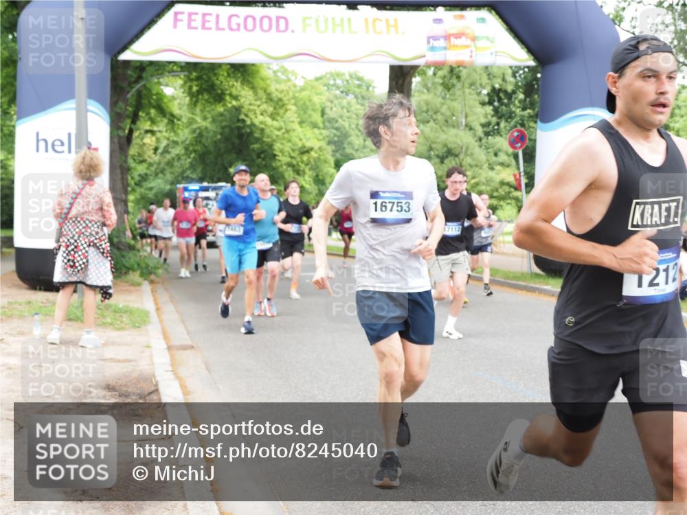 29.06.2025 - hella hamburg halbmarathon MichiJ http://msf.ph/oto/8245040 29.06.2025 10:50:56 Zwischen KM18-KM19 1212, 1531, 4945, 5653, 9681, 10742, 11556, 11657, 12781, 12836, 13932, 16753, 16770, 17818 meine-sportfotos.de