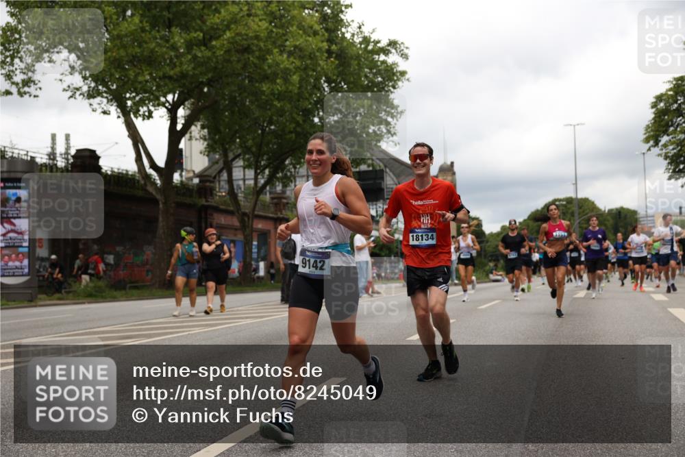 29.06.2025 - hella hamburg halbmarathon Yannick Fuchs http://msf.ph/oto/8245049 29.06.2025 10:47:37 20KM 1030, 1061, 1151, 1502, 1706, 1727, 2058, 2070, 2082, 2354, 2518, 2630, 3096, 3208, 3209, 3819, 4770, 5020, 5638, 5866, 6481, 6511, 6512, 6629, 6762, 6877, 6942, 7177, 7274, 7864, 7918, 8335, 8390, 8447, 9142, 10549, 10891, 10895, 11068, 11844, 12379, 12413, 12490, 12632, 12909, 13032, 13033, 13289, 13397, 13865, 13912, 13997, 15061, 15126, 15441, 15497, 15502, 15838, 15856, 15946, 16477, 16538, 17348, 18134, 18143, 18418, 18487, 18590 meine-sportfotos.de