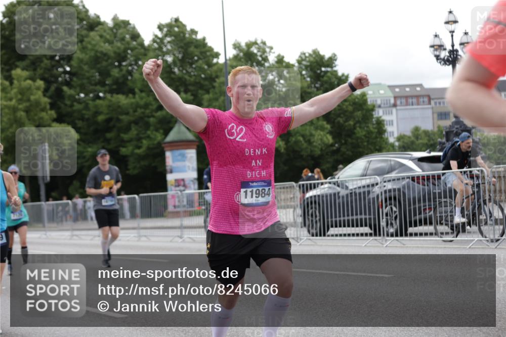 29.06.2025 - hella hamburg halbmarathon Jannik Wohlers http://msf.ph/oto/8245066 29.06.2025 10:30:17 Lombardsbrücke 1059, 1472, 1647, 2505, 2569, 2754, 2755, 3281, 4198, 4575, 4819, 6344, 6556, 7071, 7120, 9830, 11984, 12460, 12461, 14216, 14421, 15299, 15757, 15789, 16504, 16791, 18362, 18795, 18860 meine-sportfotos.de