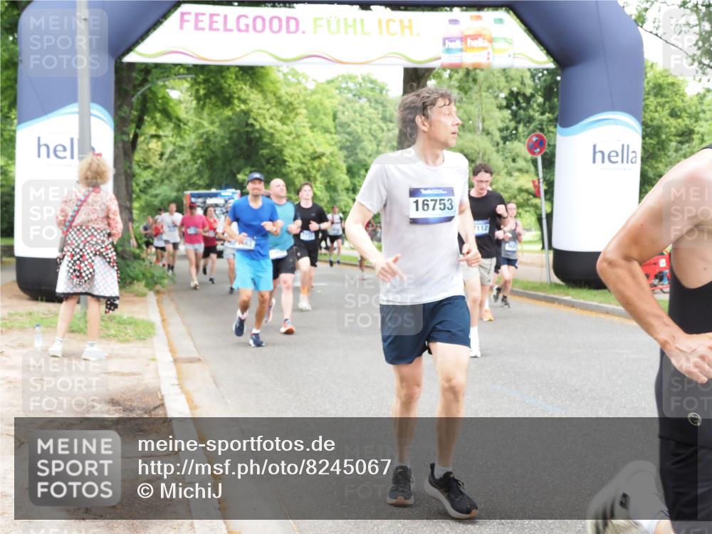 29.06.2025 - hella hamburg halbmarathon MichiJ http://msf.ph/oto/8245067 29.06.2025 10:50:56 Zwischen KM18-KM19 1212, 1531, 4945, 5653, 9681, 10742, 11556, 11657, 12781, 12836, 13932, 16753, 16770, 17818 meine-sportfotos.de