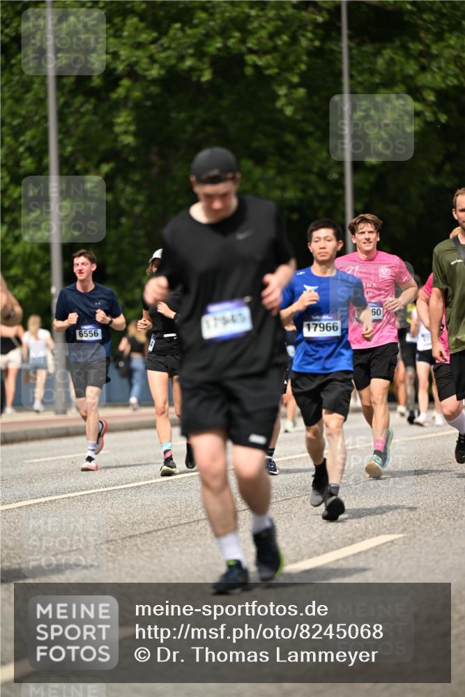 29.06.2025 - hella hamburg halbmarathon Dr. Thomas Lammeyer http://msf.ph/oto/8245068 29.06.2025 10:34:39 Kennedybrücke 2097, 2302, 3524, 4198, 4819, 6556, 6620, 6626, 7071, 7517, 8792, 9095, 9576, 9830, 10322, 10996 meine-sportfotos.de