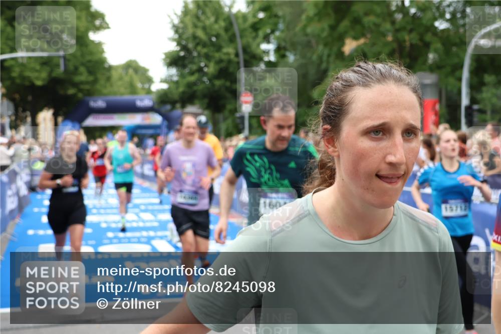 29.06.2025 - hella hamburg halbmarathon Zöllner http://msf.ph/oto/8245098 29.06.2025 10:56:51 Ziel 2378, 2741, 3836, 5418, 7716, 8825, 8996, 13816, 14369, 14461, 15134, 15431, 15712, 16008, 16009, 16043, 16121, 16679, 17133, 18634 meine-sportfotos.de