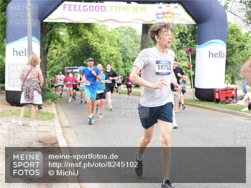 29.06.2025 - hella hamburg halbmarathon MichiJ http://msf.ph/oto/8245102 29.06.2025 10:50:56 Zwischen KM18-KM19 1212, 1531, 4945, 5653, 9681, 10742, 11556, 11657, 12781, 12836, 13932, 16753, 16770, 17818 meine-sportfotos.de