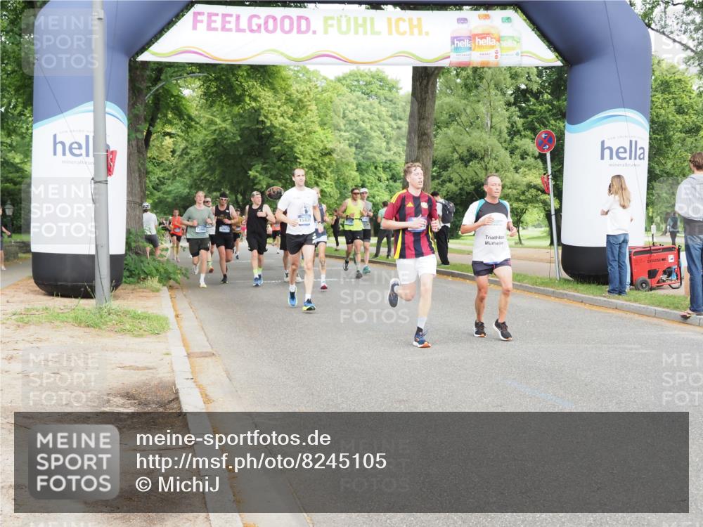 29.06.2025 - hella hamburg halbmarathon MichiJ http://msf.ph/oto/8245105 29.06.2025 10:28:13 Zwischen KM18-KM19 2546, 10900, 11305, 12865, 13190, 15336, 15435, 15556, 16656 meine-sportfotos.de