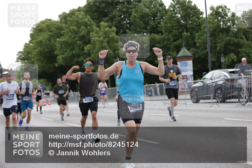 29.06.2025 - hella hamburg halbmarathon Jannik Wohlers http://msf.ph/oto/8245124 29.06.2025 10:30:18 Lombardsbrücke 1059, 1472, 1647, 2505, 2569, 2754, 2755, 3281, 4198, 4575, 4819, 6344, 6556, 7071, 7120, 9830, 11984, 12460, 12461, 14216, 15299, 15757, 16791, 18362, 18795, 18860 meine-sportfotos.de