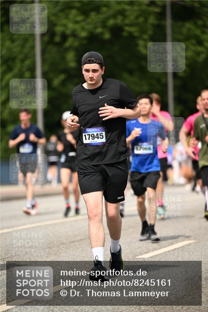 29.06.2025 - hella hamburg halbmarathon Dr. Thomas Lammeyer http://msf.ph/oto/8245161 29.06.2025 10:34:39 Kennedybrücke 2097, 2302, 3524, 4198, 4819, 6556, 6620, 6626, 7071, 7517, 8792, 9095, 9576, 9830, 10322, 10996 meine-sportfotos.de