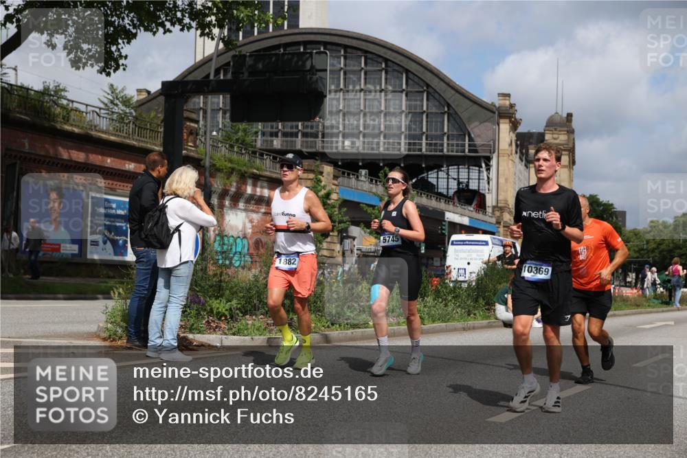 29.06.2025 - hella hamburg halbmarathon Yannick Fuchs http://msf.ph/oto/8245165 29.06.2025 10:35:07 20KM 1882, 1912, 2324, 2714, 2750, 2949, 3332, 4843, 4889, 5050, 5745, 5803, 5916, 6080, 7080, 7284, 8370, 8465, 8629, 9979, 10369, 10900, 10934, 10968, 11731, 11767, 11959, 12088, 12365, 12540, 12704, 12865, 13029, 13158, 13667, 14092, 14820, 14924, 15015, 15424, 15493, 15542, 15689, 17214, 17620, 17724, 18173, 18192, 18614 meine-sportfotos.de