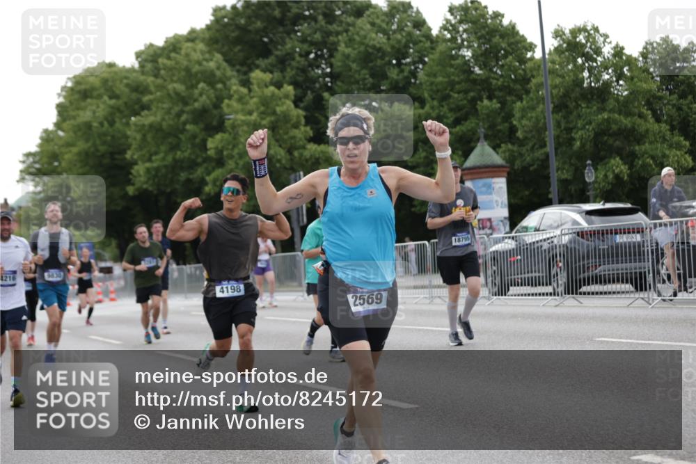 29.06.2025 - hella hamburg halbmarathon Jannik Wohlers http://msf.ph/oto/8245172 29.06.2025 10:30:18 Lombardsbrücke 1059, 1472, 1647, 2505, 2569, 2754, 2755, 3281, 4198, 4575, 4819, 6344, 6556, 7071, 7120, 9830, 11984, 12460, 12461, 14216, 15299, 15757, 16791, 18362, 18795, 18860 meine-sportfotos.de
