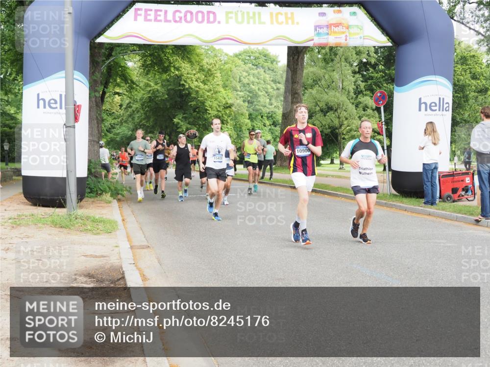 29.06.2025 - hella hamburg halbmarathon MichiJ http://msf.ph/oto/8245176 29.06.2025 10:28:13 Zwischen KM18-KM19 2546, 10900, 11305, 12865, 13190, 15336, 15435, 15556, 16656 meine-sportfotos.de