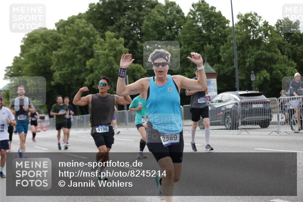 29.06.2025 - hella hamburg halbmarathon Jannik Wohlers http://msf.ph/oto/8245214 29.06.2025 10:30:18 Lombardsbrücke 1059, 1472, 1647, 2505, 2569, 2754, 2755, 3281, 4198, 4575, 4819, 6344, 6556, 7071, 7120, 9830, 11984, 12460, 12461, 14216, 15299, 15757, 16791, 18362, 18795, 18860 meine-sportfotos.de